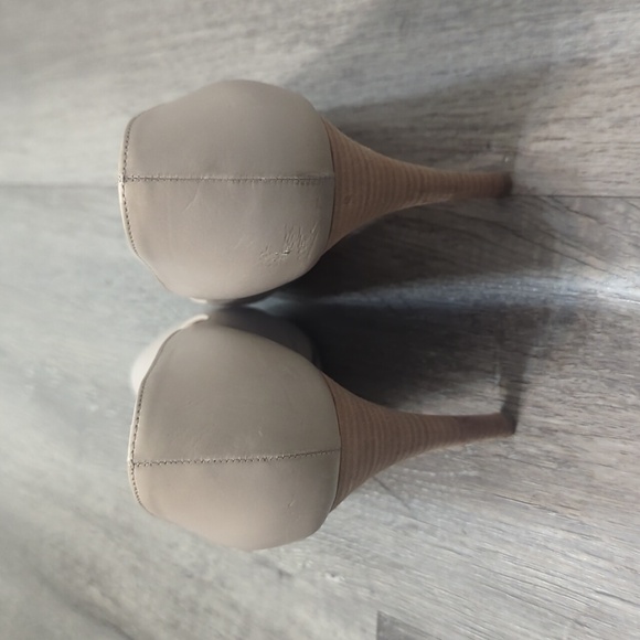 Prada Pumps - Picture 4 of 12